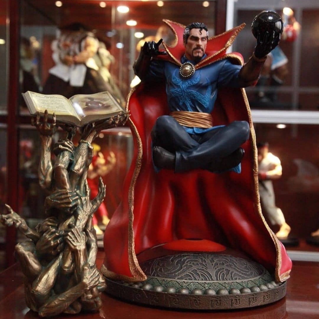 Estátua Dr. Strange